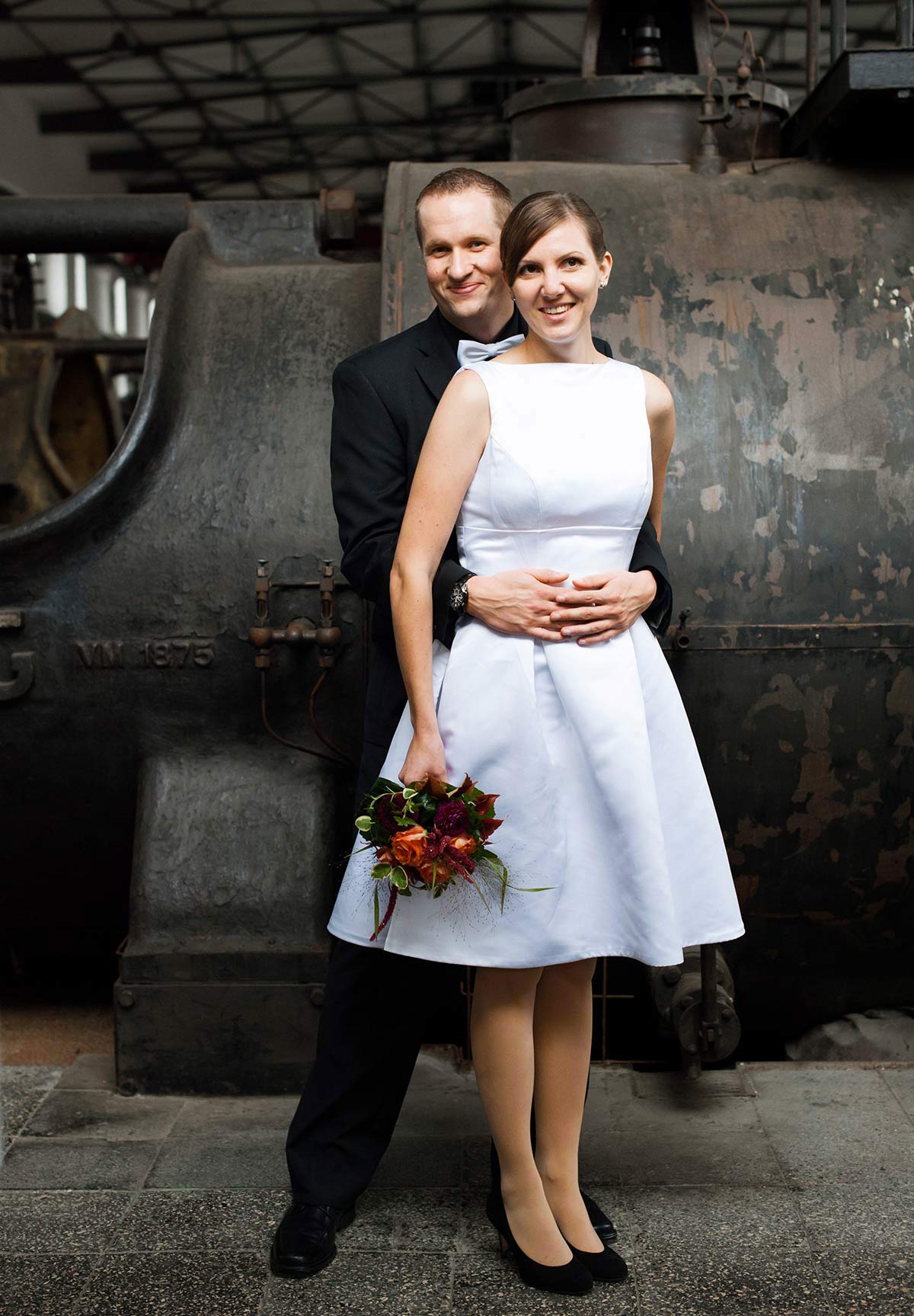 Honeylight Hochzeitsfotograf: Portrait des Brautpaares in der Hochzeitslocation Zeche Zollern in Dortmund